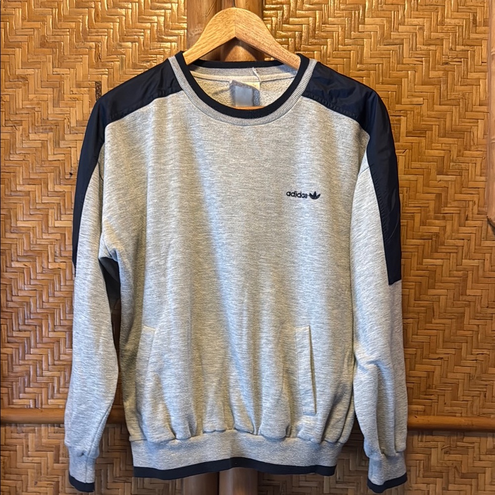 Vintage Adidas Gray Sweatshirt pullover
Medium